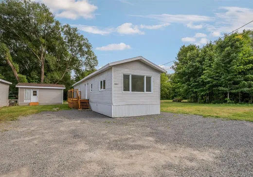 Maison mobile à vendre - 8320-1 Boul. Ste-Anne, Château-Richer, G0A1N0
