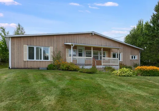 Bungalow à vendre - 355 Ch. du Ruisseau, Ste-Catherine-De-Hatley, J0B1W0
