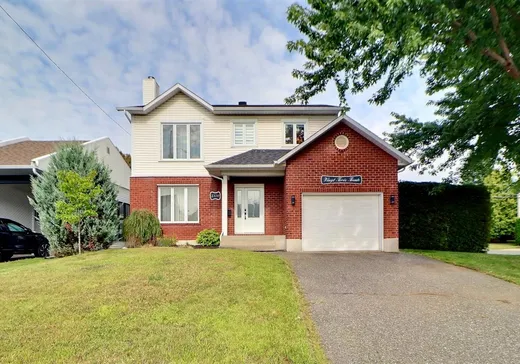 Maison à étages à vendre - 2330 Rue St-Denis, Drummondville, J2B8E3