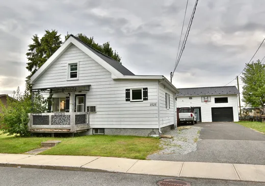 Maison à vendre - 1525 Rue St-Michel, Acton Vale, J0H 1A0