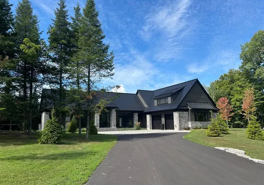 Maison à vendre - 1708 Place des Centaurées, Saint-Sauveur, J0R 1K0