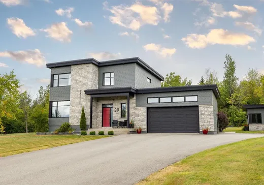 Two or more stories for sale - 39 Rue Honoré-Robidoux, Sherbrooke, J1R0W3
