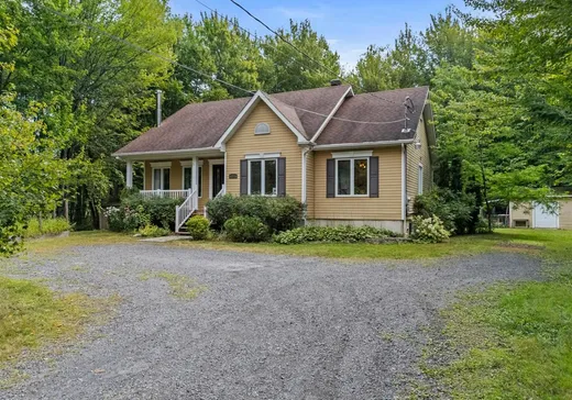 Bungalow for sale - 113 Rue Robert, St-Germain-De-Grantham, J0C1K0