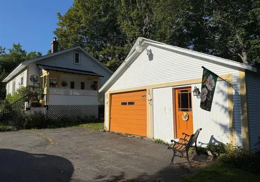 House for sale - 530 Rue Main, Bury, J0B 1J0