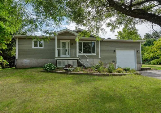 Bungalow à vendre - 60 Rue Jean, St-Nicephore, J2A3J8