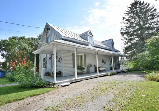 Two or more stories for sale - 180 Rue Laurent, St-Jean-De-Matha, J0K2S0