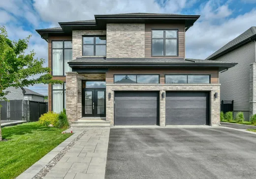 Two or more stories for sale - 3152 Rue du Gamay, Sainte-Marthe-sur-le-Lac, J0N1P0