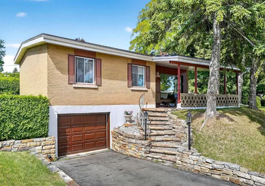Bungalow à vendre - 560 Rue Hocquart, Laval (Duvernay), H7E3N7