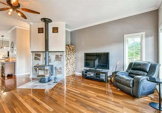 Maison à vendre - 870 Rue Principale, Mont-Blanc, J0T 2G0
