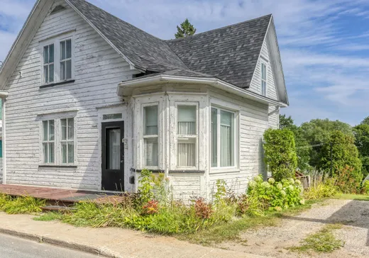 Maison à étages à vendre - 1645 Rue Principale, Saint-Stanislas-de-Champlain, G0X3E0