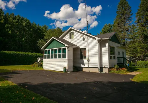Two or more stories for sale - 62 Ch. Southière, Magog, J1X0P1