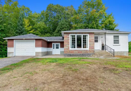 Maison à vendre - 349 Rue Wellington, Bryson, J0X 1H0