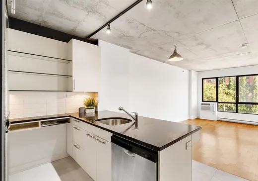 Condo for sale - 400 Rue de l'Inspecteur, App. 203, Montreal (Downtown), H3C 4A8