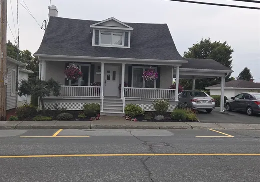 Un étage et demi à vendre - 902 Av. du Palais, Saint-Joseph-de-Beauce, G0S2V0