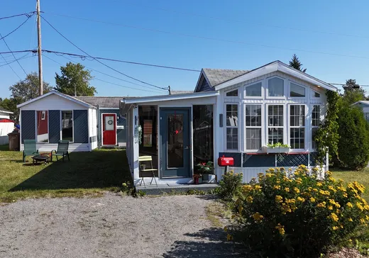 Two or more stories for sale - 38 Rue des Pinsons, Sept-Îles, G4S1W1