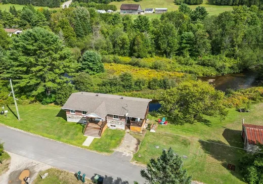 Maison à vendre - 541 Rue des Aulnes, Namur, J0V 1N0