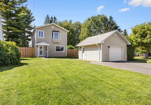 Maison à étages à vendre - 70 23e Avenue, Sainte-Marthe-sur-le-Lac, J0N1P0