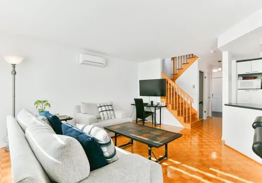Maison à vendre - 354 Rue Arthur-Villeneuve, Laval (Sainte-Rose), H7L 5R4