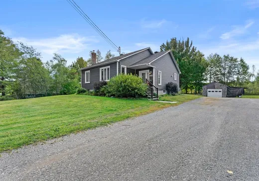 Maison à vendre - 583 Rue de la Rivière, Cowansville, J2K 3G6