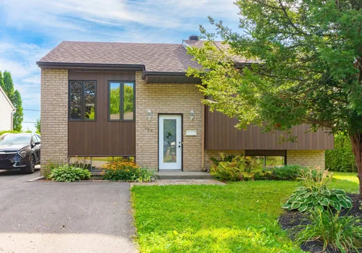 Two or more stories for sale - 330 Rue Pierre-Coté, Lorraine, J6Z4A2