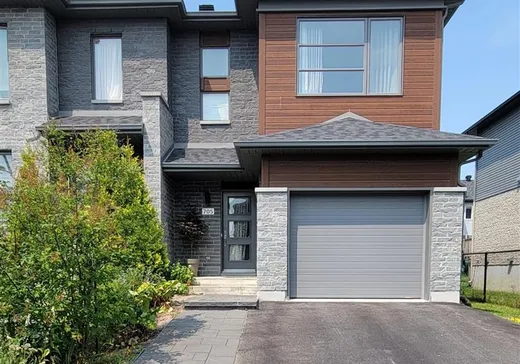 Maison à étages à vendre - 705 Rue du Moissonneur, La Prairie, J5R0P7