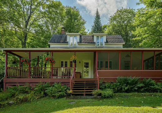 Two or more stories for sale - 1713 Ch. du Lac-Écho, Prévost, J0R1T0