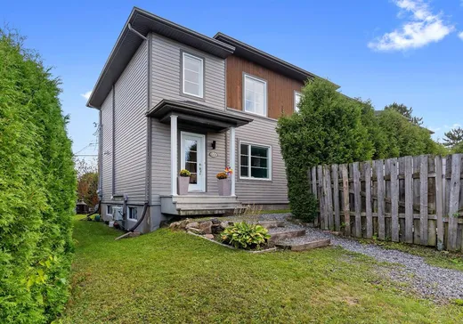 Maison à étages à vendre - 1247B Rue Beaurivage, Lac-St-Charles, G3G2J9