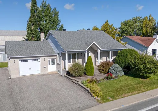 Maison à vendre - 5800 Rue des Seigneurs E., Saint-Hyacinthe, J2R 1N6