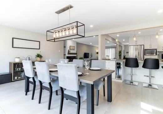 Two or more stories for sale - 5630 Av. Théroux, Saint-Hyacinthe, J2S8L7