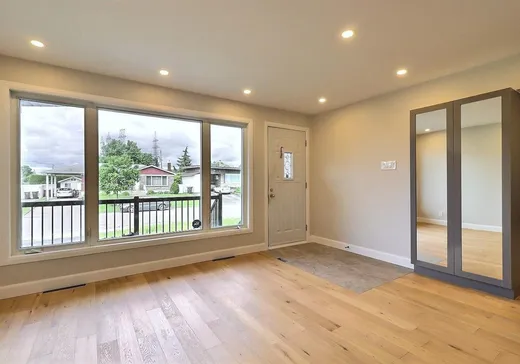 Maison à vendre - 525 Rue Ingrid, Laval (Pont-Viau), H7P 3P4