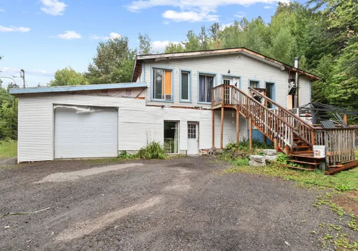 Two or more stories for sale - 638 2e Rang E., Chertsey, J0K3K0