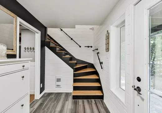 Maison à vendre - 9 Rue de la Falaise, St-Hippolyte, J8A 1Y1