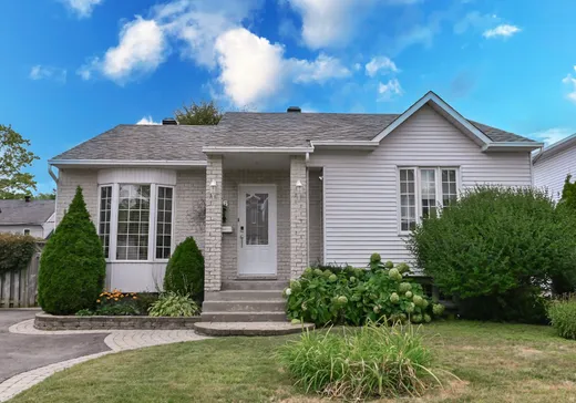 Maison à vendre - 136 Rue Sarah-Garth, Blainville, J7C 4T6