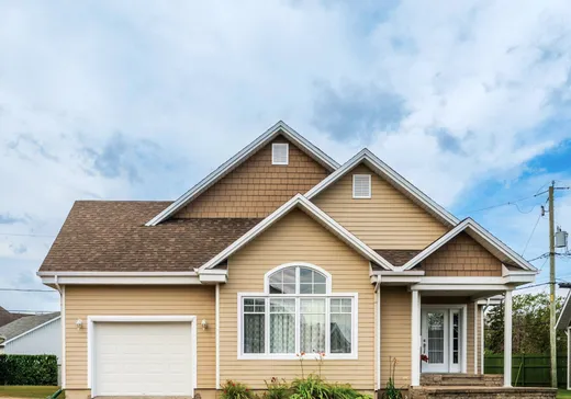 Maison à étages à vendre - 114 Rue des Mélèzes, Matane, G4W0C1
