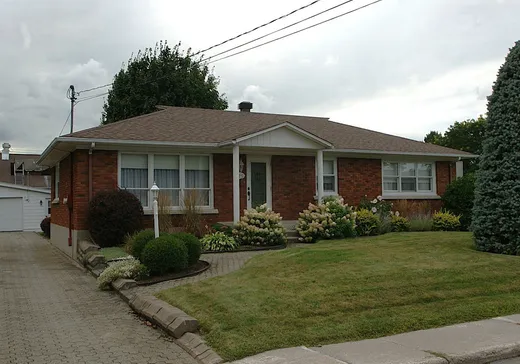 Maison à étages à vendre - 825 Rue Pion, Acton Vale, J0H1A0