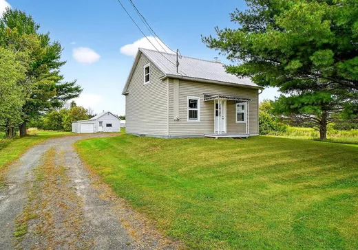 Two or more stories for sale - 2734 Boul. Ste-Sophie, Saint-Jérôme, J5J2V3