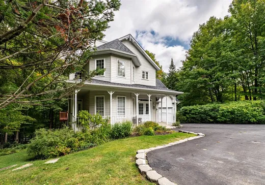 House for sale - 9 Ch. du Joli-Bois, Saint-Sauveur, J0R 1R7