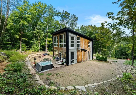 Bungalow à vendre - 323 Ch. Scotch, Grenville, J0V1J0