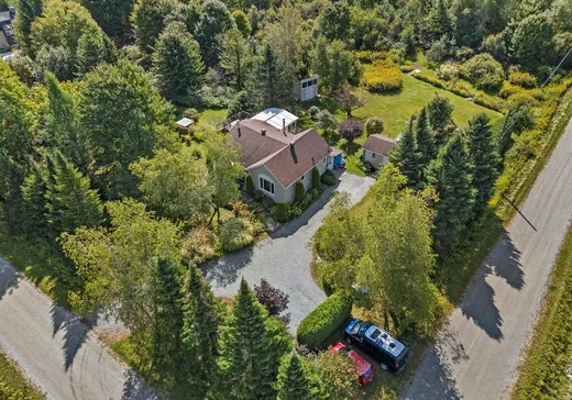 Bungalow à vendre - 35 Rue de l'Intimité, Eastman, J0E1P0