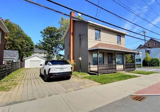 Maison à étages à vendre - 193 Rue Témiscouata, Rivière-du-Loup, G5R2L8
