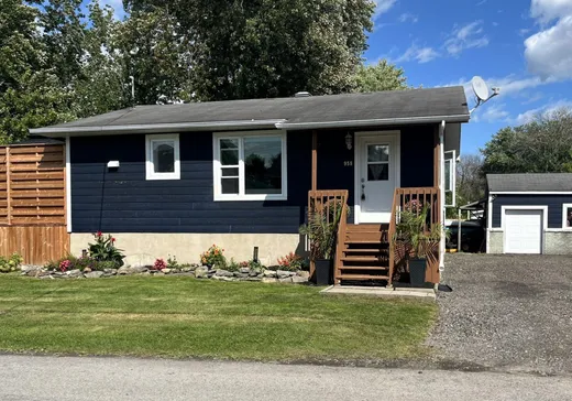 Maison à étages à vendre - 958 Rue des Berges, Salaberry-de-Valleyfield, J6S0C8