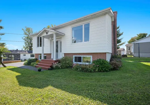 Bungalow for sale - 100 Place Bélair, Waterloo, J0E2N0