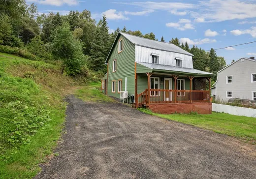 Maison à étages à vendre - 4325 Av. Royale, St-Ferreol-les-Neiges, G0A3R0