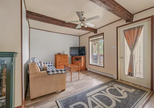 Maison à vendre - 4325 Av. Royale, St-Ferreol-les-Neiges, G0A 3R0