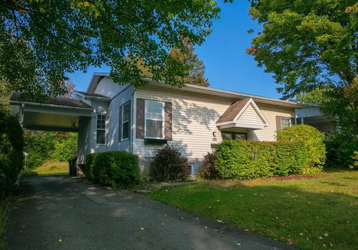 Bungalow à vendre - 185 Rue Cate, Sherbrooke, J1J2P2