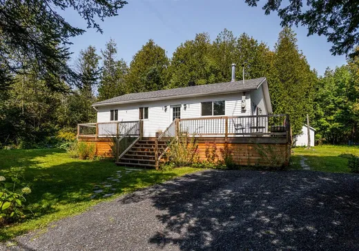Bungalow for sale - 590 Av. des Cèdres, Stukely, J0E2J0