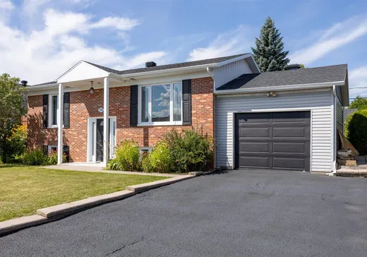 Split-level for sale - 123 Rue des Gabbros, Boischatel, G0A1H0