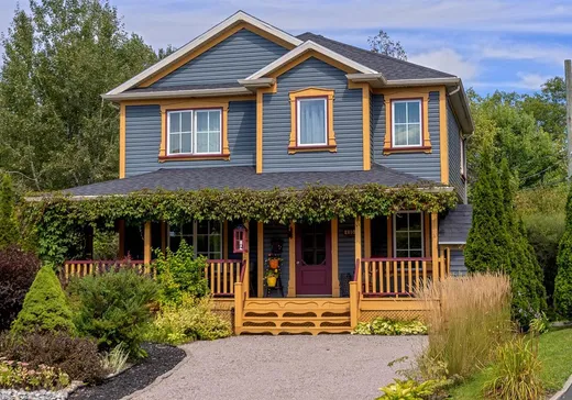 Two or more stories for sale - 405 Rue Jacques-Verret, Lac-St-Charles, G3G1S1