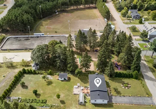 Maison à vendre - 241 Rue St-Pierre, St-Élie-de-Caxton, G0X 2N0
