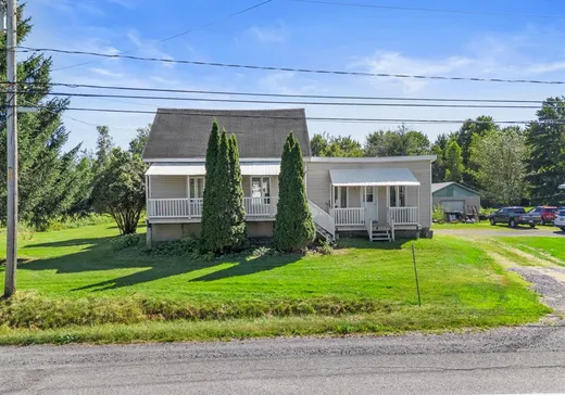 Maison à étages à vendre - 4320 Route Marie-Victorin, Saint-Robert, J0G1S0